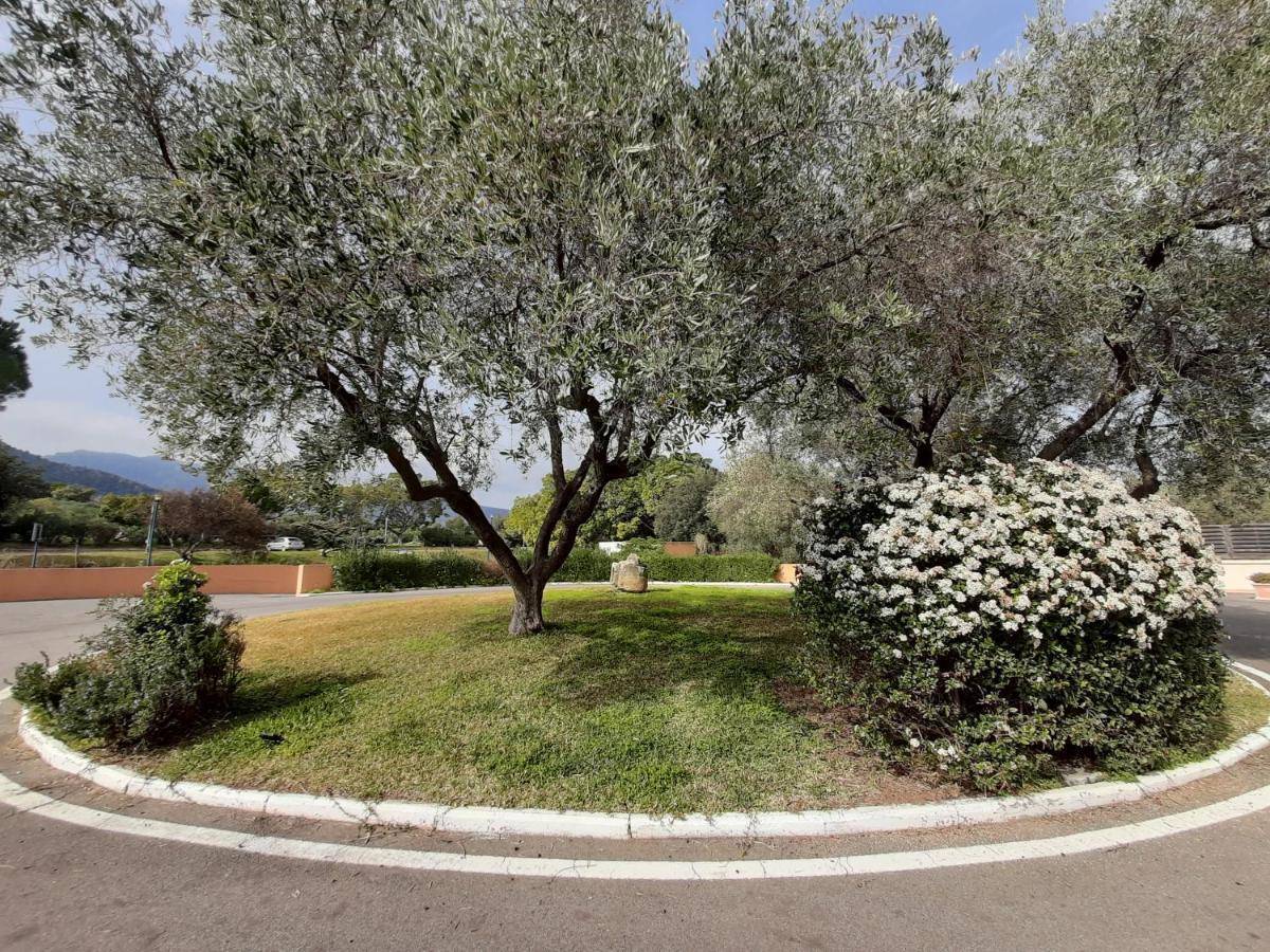 Golf & Sea Residence Is Molas Pula Εξωτερικό φωτογραφία